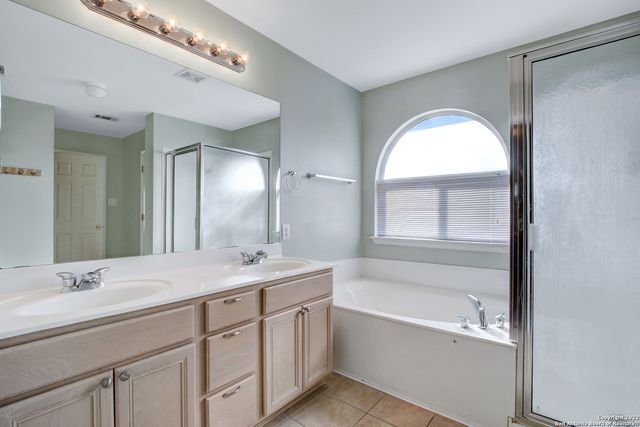 8615 Tioga, Helotes, TX 78023