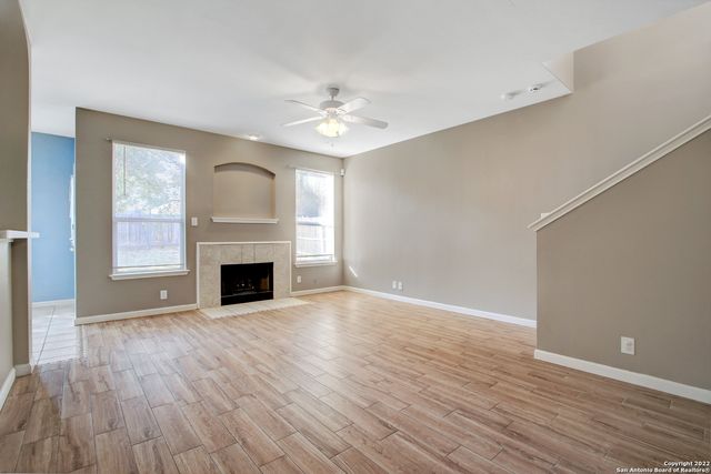 8615 Tioga, Helotes, TX 78023