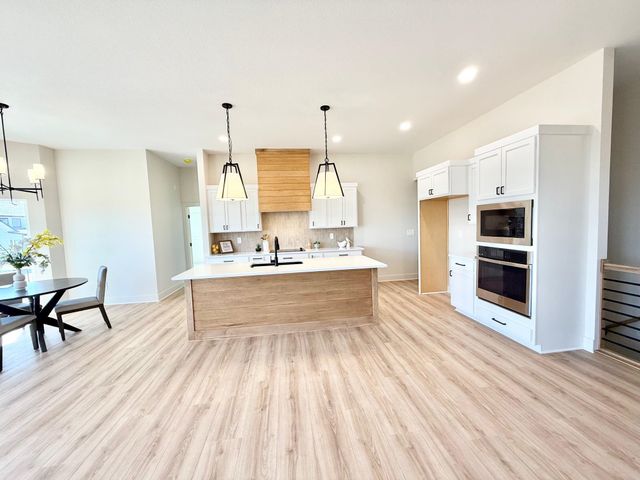 14104 E Willowgreen Ct, Wichita, KS 67230