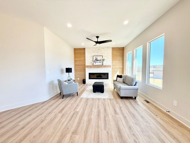 14104 E Willowgreen Ct, Wichita, KS 67230