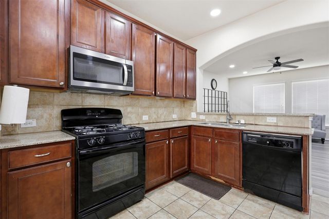 8806 Willow Wind Lane, Houston, TX 77083