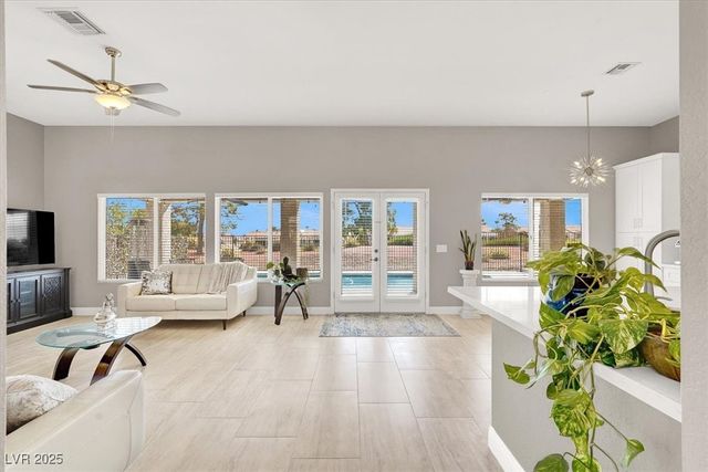 2900 Crown Ridge Drive, Las Vegas, NV 89134