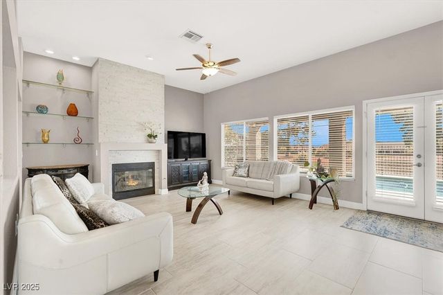 2900 Crown Ridge Drive, Las Vegas, NV 89134