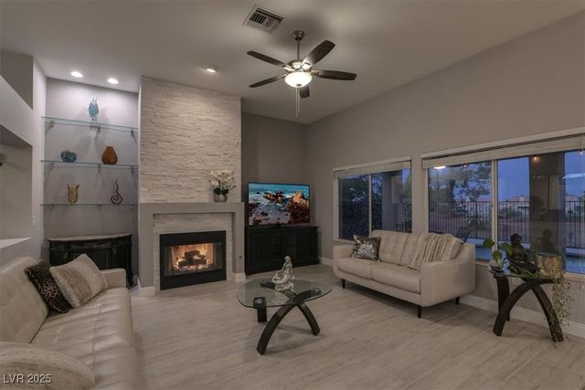 2900 Crown Ridge Drive, Las Vegas, NV 89134