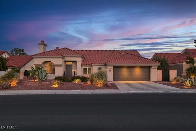 2900 Crown Ridge Drive, Las Vegas, NV 89134