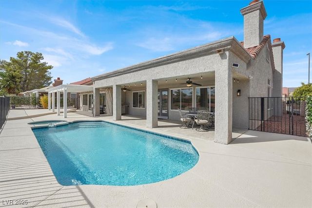 2900 Crown Ridge Drive, Las Vegas, NV 89134