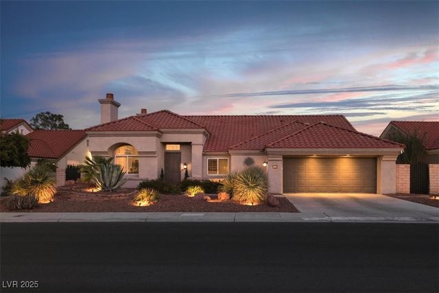 2900 Crown Ridge Drive, Las Vegas, NV 89134