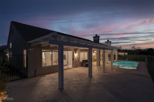 2900 Crown Ridge Drive, Las Vegas, NV 89134