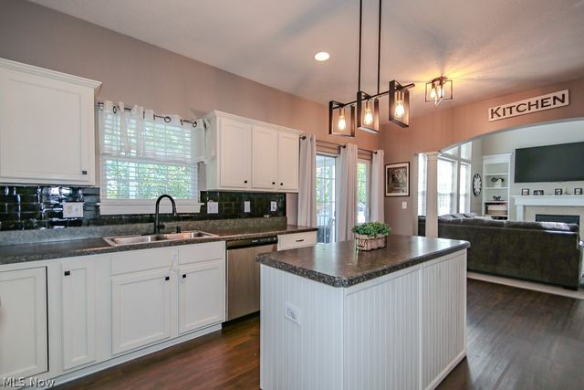 975 Outrigger Cove, Painesville Twp, OH 44077