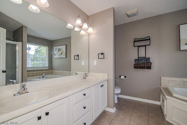 975 Outrigger Cove, Painesville Twp, OH 44077