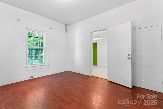 317 Campus Street, Charlotte, NC 28216