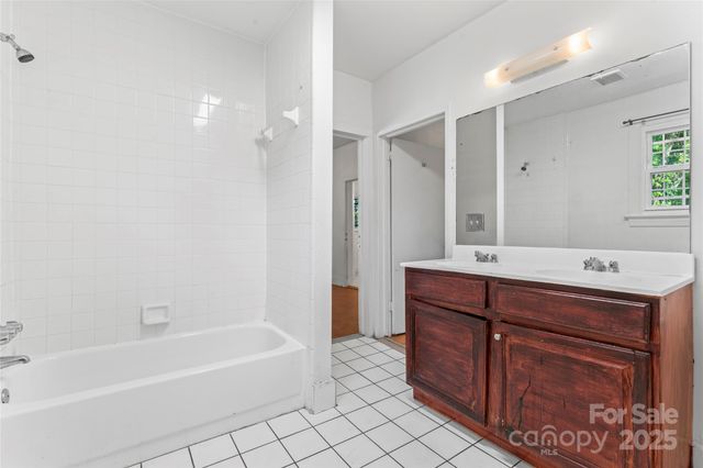 317 Campus Street, Charlotte, NC 28216