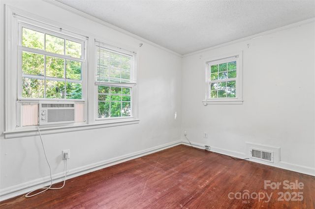 317 Campus Street, Charlotte, NC 28216