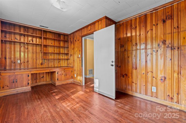 317 Campus Street, Charlotte, NC 28216