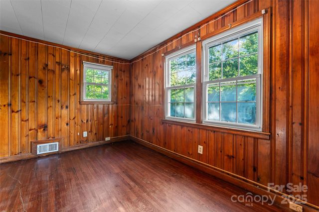 317 Campus Street, Charlotte, NC 28216