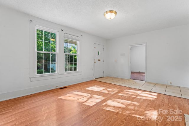 317 Campus Street, Charlotte, NC 28216