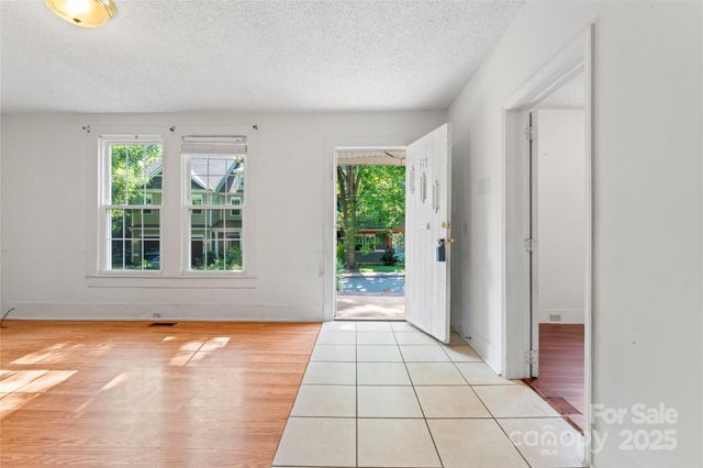 317 Campus Street, Charlotte, NC 28216