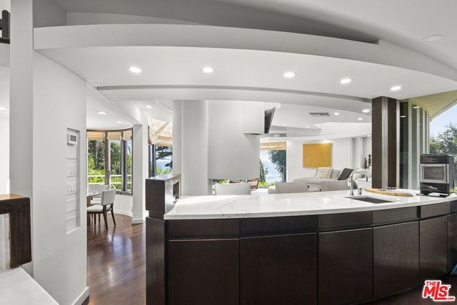 31833 Sea Level Drive, Malibu, CA 90265