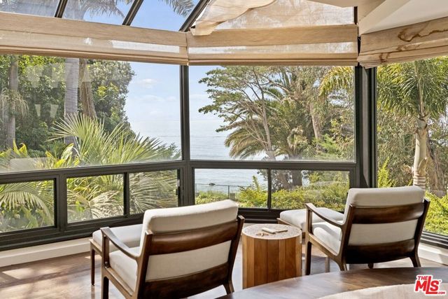 31833 Sea Level Drive, Malibu, CA 90265