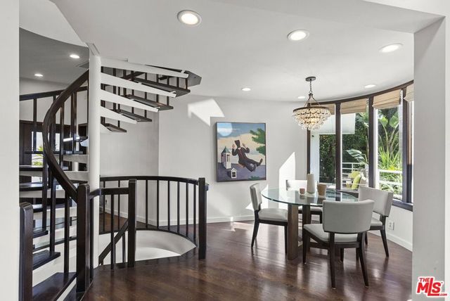 31833 Sea Level Drive, Malibu, CA 90265