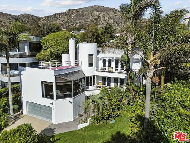 31833 Sea Level Drive, Malibu, CA 90265