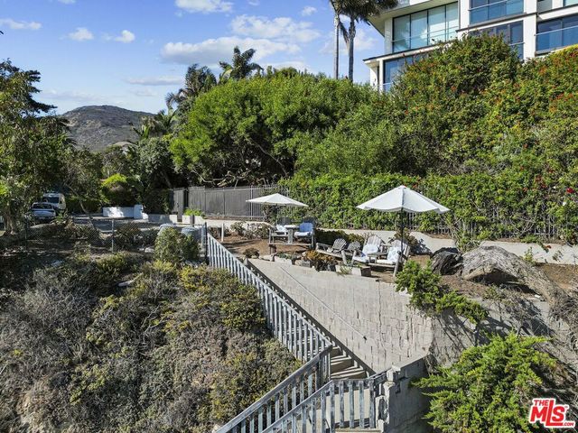 31833 Sea Level Drive, Malibu, CA 90265