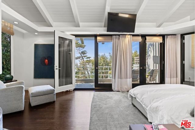 31833 Sea Level Drive, Malibu, CA 90265