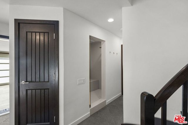 31833 Sea Level Drive, Malibu, CA 90265