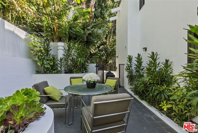 31833 Sea Level Drive, Malibu, CA 90265