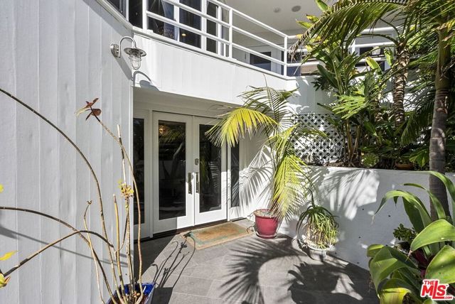 31833 Sea Level Drive, Malibu, CA 90265