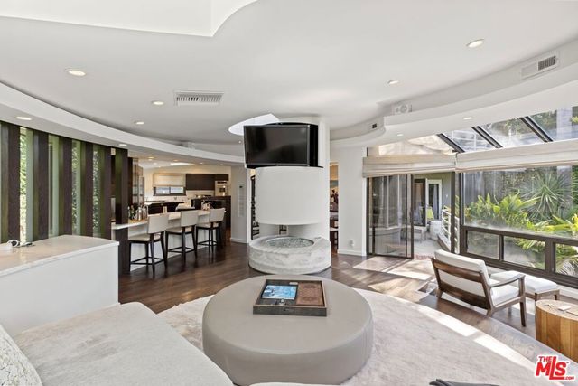 31833 Sea Level Drive, Malibu, CA 90265