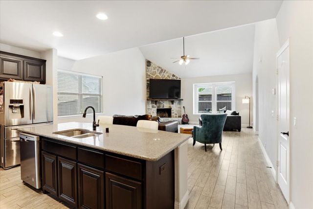 3656 Rosewood, Denison, TX 75020