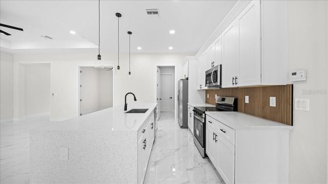 18 NE 11TH LANE, Cape Coral, FL 33909