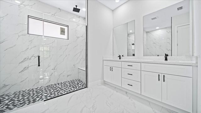 18 NE 11TH LANE, Cape Coral, FL 33909