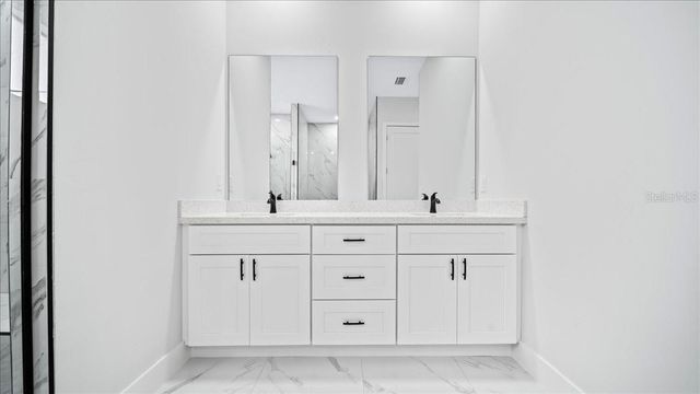 18 NE 11TH LANE, Cape Coral, FL 33909