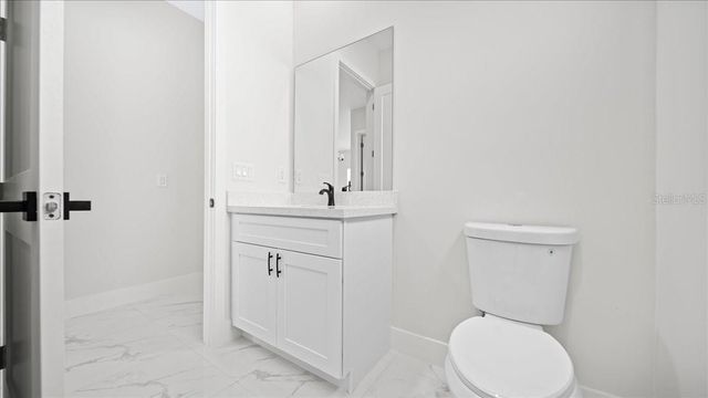 18 NE 11TH LANE, Cape Coral, FL 33909