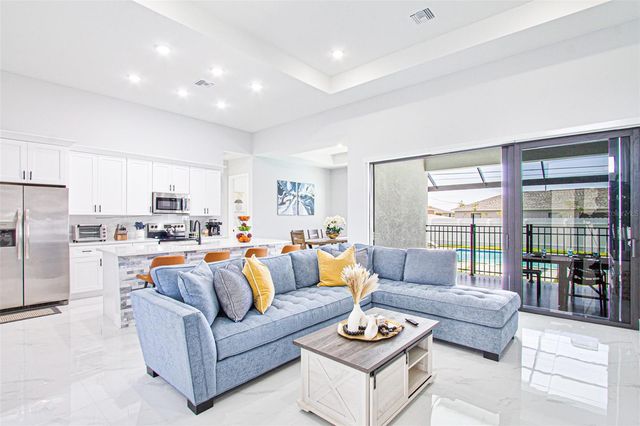 18 NE 11TH LANE, Cape Coral, FL 33909