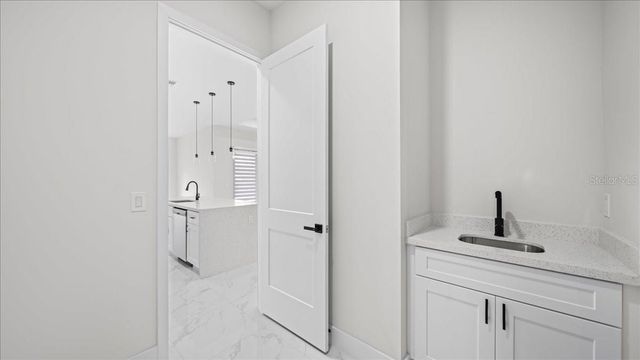 18 NE 11TH LANE, Cape Coral, FL 33909