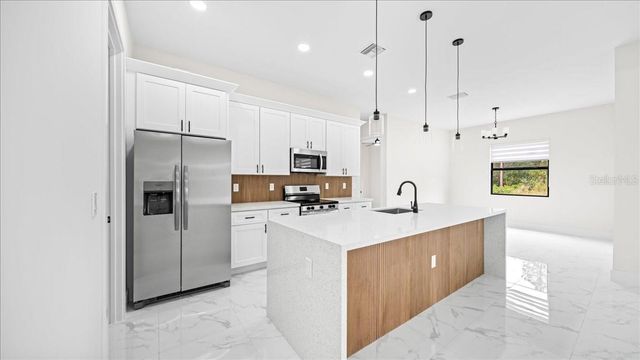 18 NE 11TH LANE, Cape Coral, FL 33909