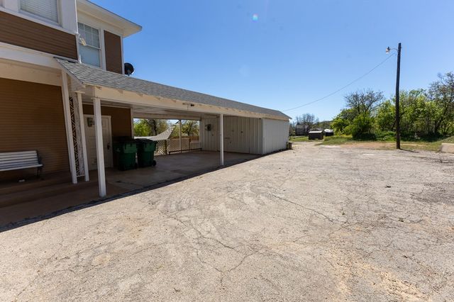 1115 Austin St, Coleman, TX 76834