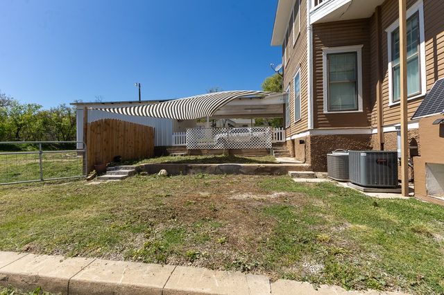 1115 Austin St, Coleman, TX 76834