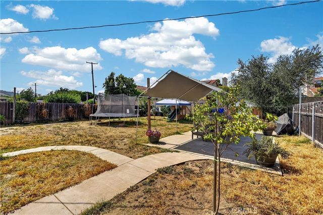 937 Fremont St, Pomona, CA 91766
