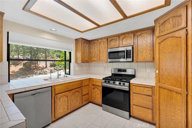1880 Blackbird Rd., Wrightwood, CA 92397