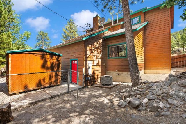 1880 Blackbird Rd., Wrightwood, CA 92397