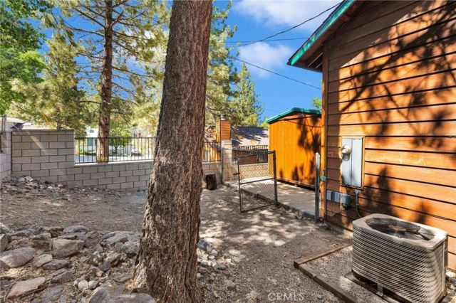 1880 Blackbird Rd., Wrightwood, CA 92397
