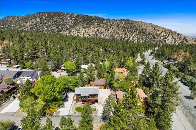 1880 Blackbird Rd., Wrightwood, CA 92397
