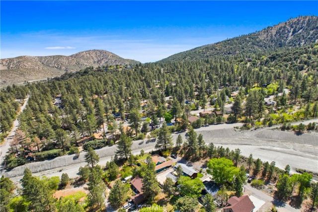 1880 Blackbird Rd., Wrightwood, CA 92397