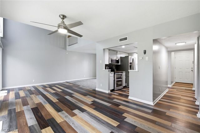 13 Sutton Place, Shaker Heights, OH 44120
