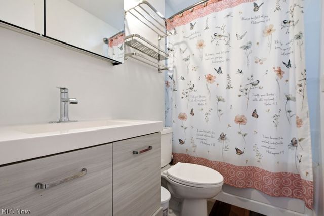 13 Sutton Place, Shaker Heights, OH 44120