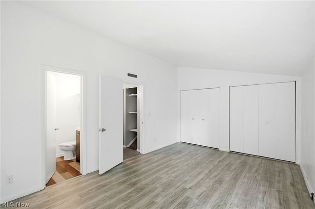 13 Sutton Place, Shaker Heights, OH 44120